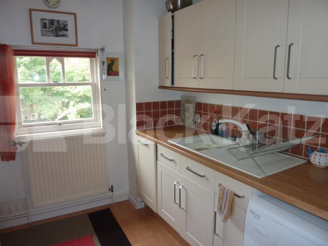 			LET & MANANGED, 1 Bedroom, 1 bath, 1 reception Flat			 Warltersville Road, ARCHWAY